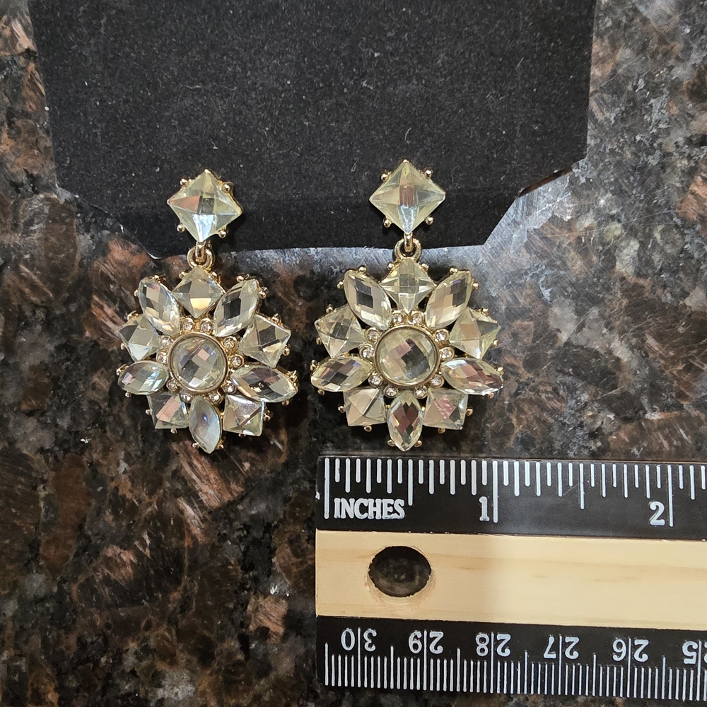 Elegant Crystal Flower Earrings - Picture 2 of 4